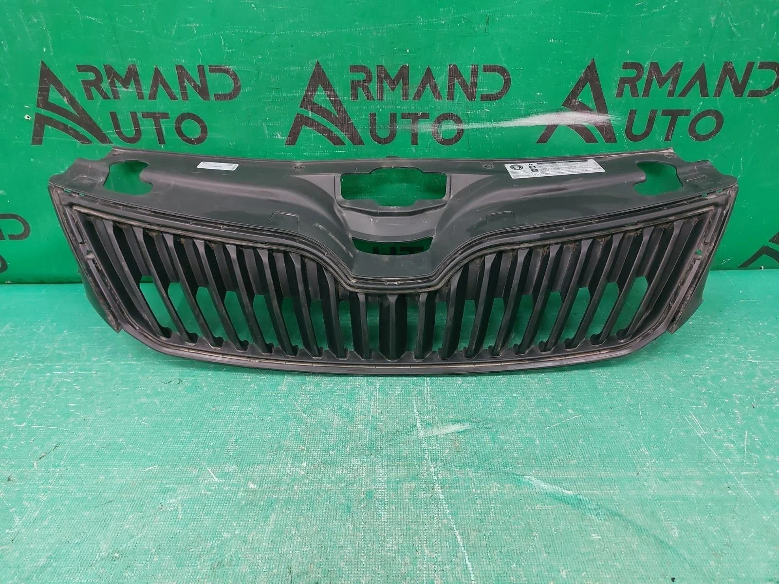 Решетка радиатора SKODA RAPID 2014-2020 5JA8536689B9 1