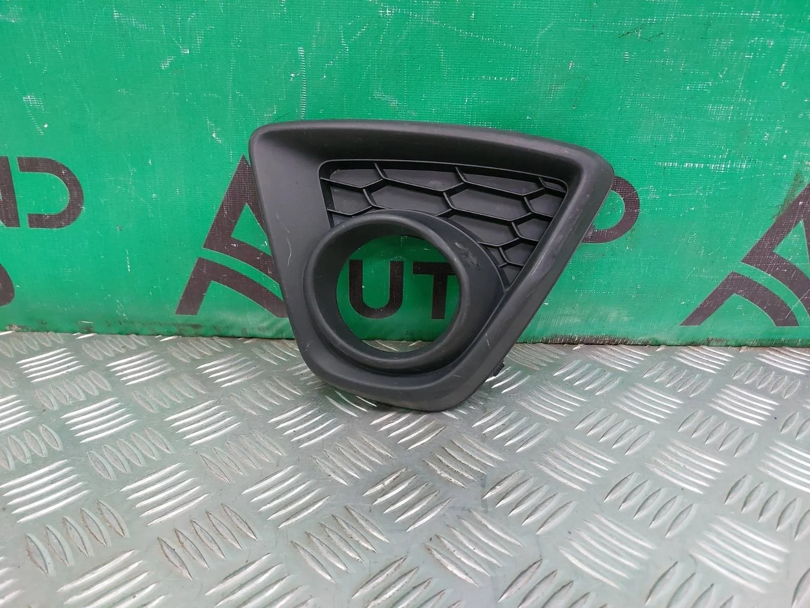 Окантовка птф Mazda CX-5 2011-2015 KD5350C21 1, левая