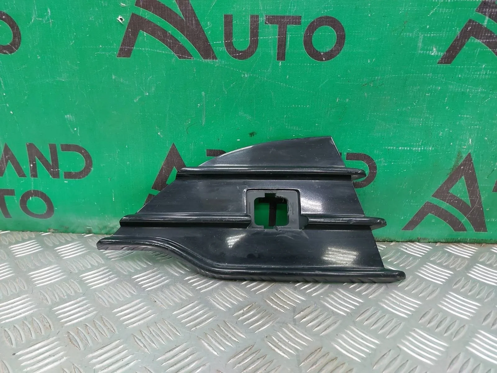 Решетка бампера Ford Kuga 2012-2016 1845437 2 CBS, передняя правая