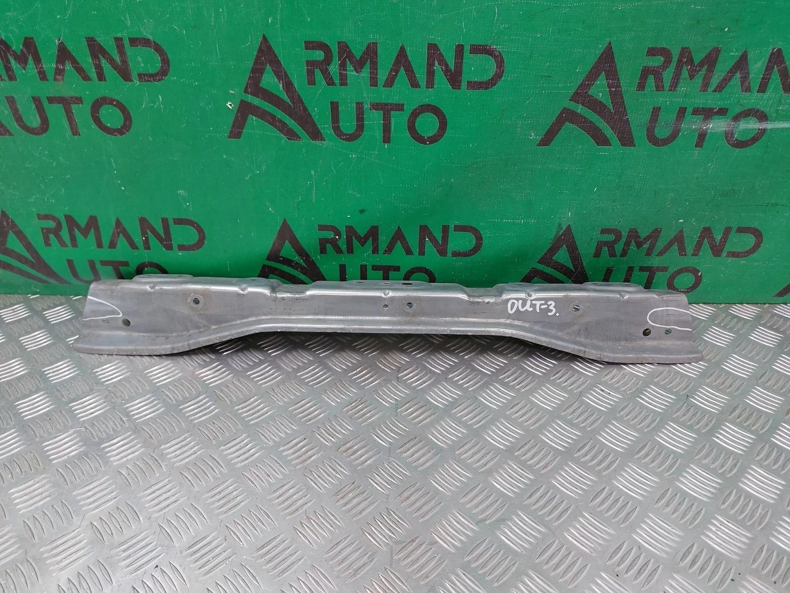 Усилитель бампера верхний Mitsubishi Outlander 2015-2023 6400G576 3, передний