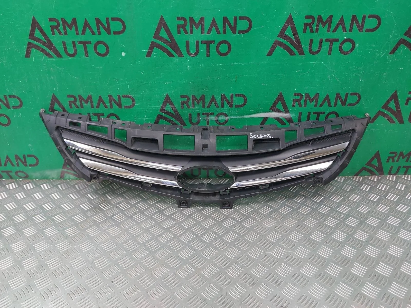 Решетка радиатора Hyundai Solaris 2014-2017 863504L500 1