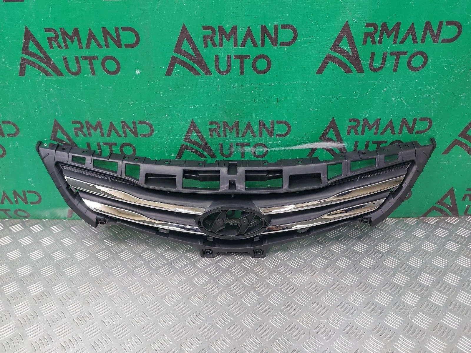 Решетка радиатора Hyundai SOLARIS 2014-2017 863504L500 1