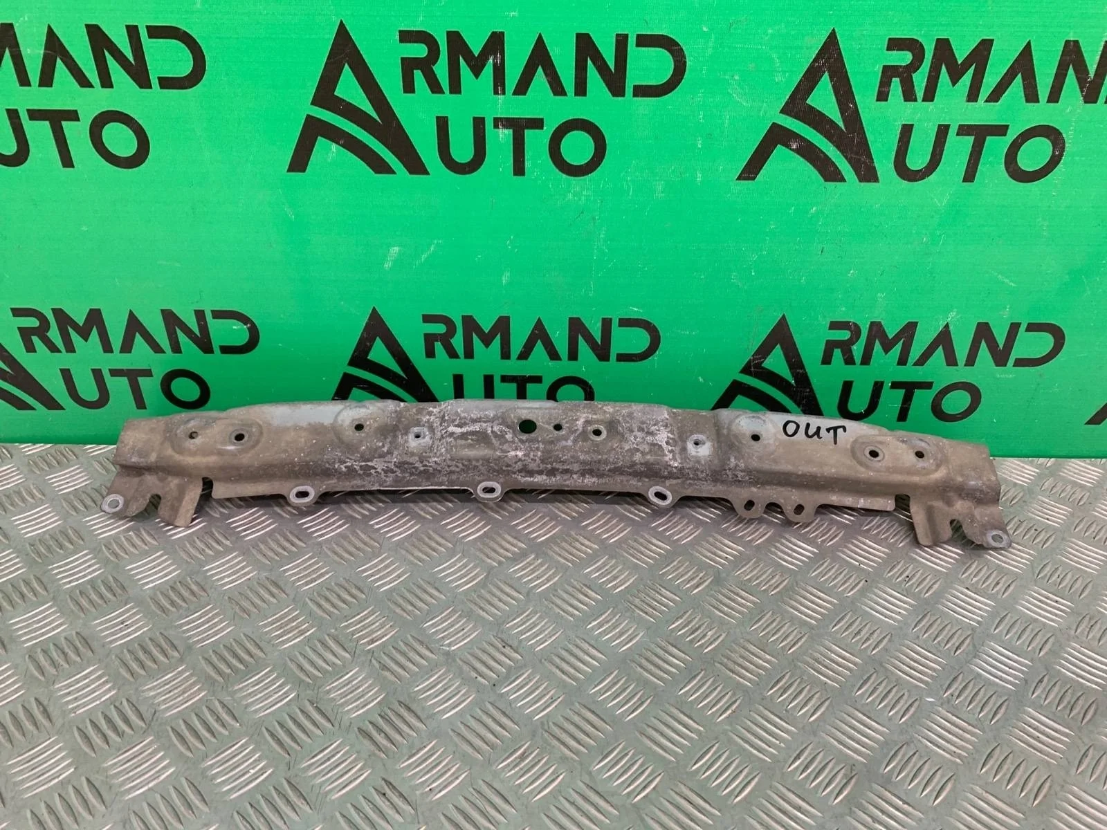 Усилитель бампера верхний Mitsubishi Outlander 2012-2015 6400D583 3, передний