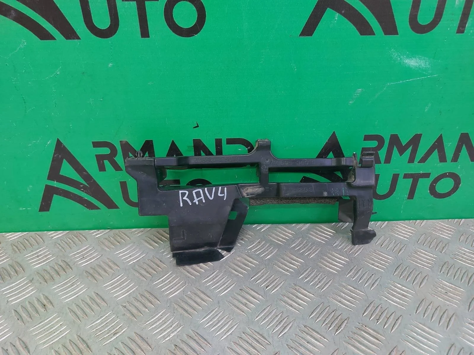 Дефлектор радиатора Toyota RAV4 2012-2015 1669536010 4 CA40, левый