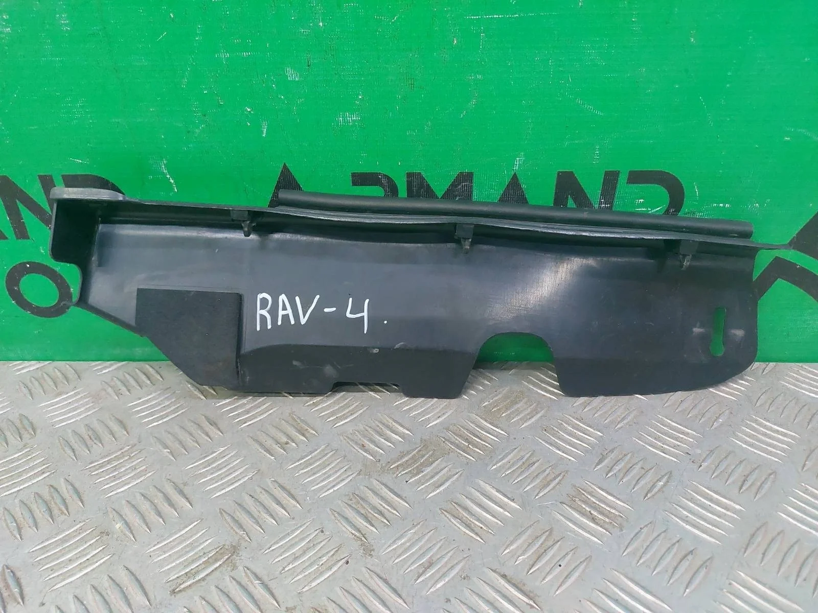Пыльник крыла Toyota RAV4 2012-2019 5338842030 4 CA40, передний правый