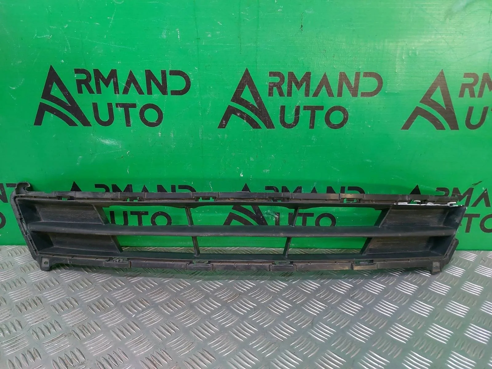 Решетка бампера Hyundai Solaris 2014-2017 865614L500 1, передняя