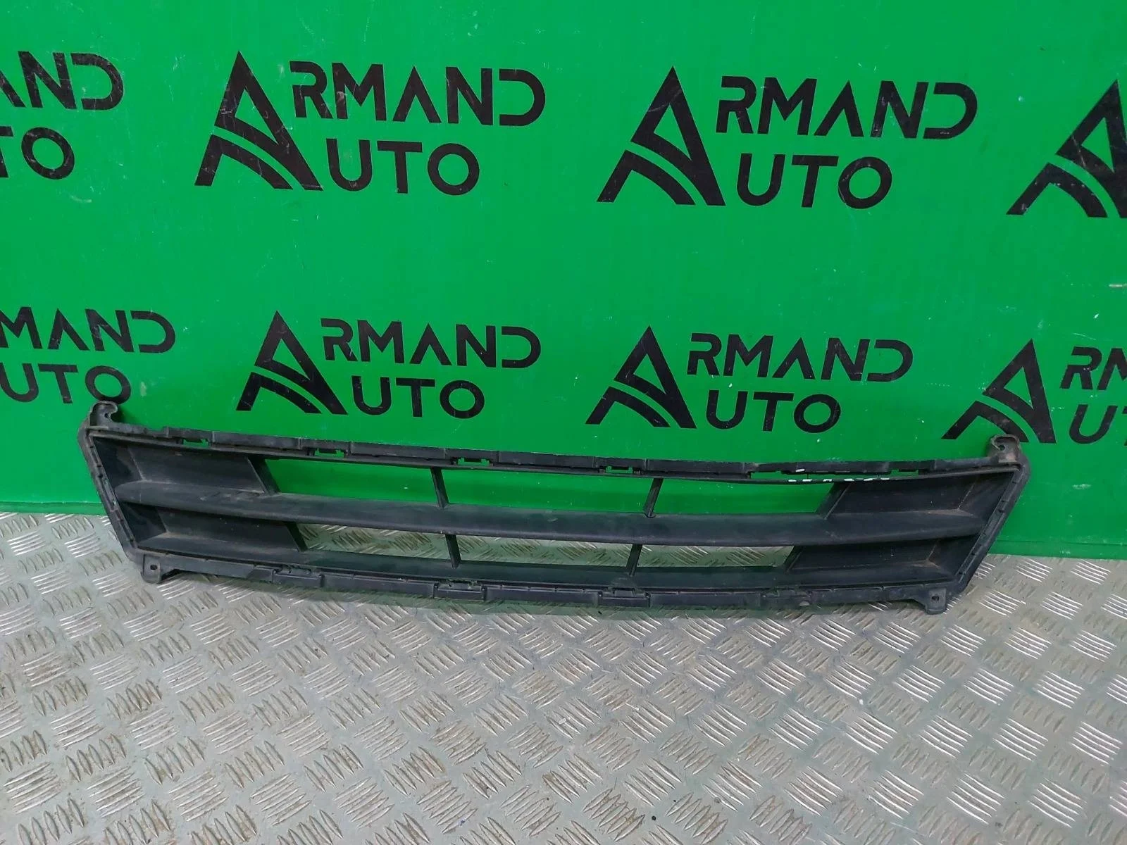 Решетка бампера Hyundai Solaris 2014-2017 865614L500 1, передняя