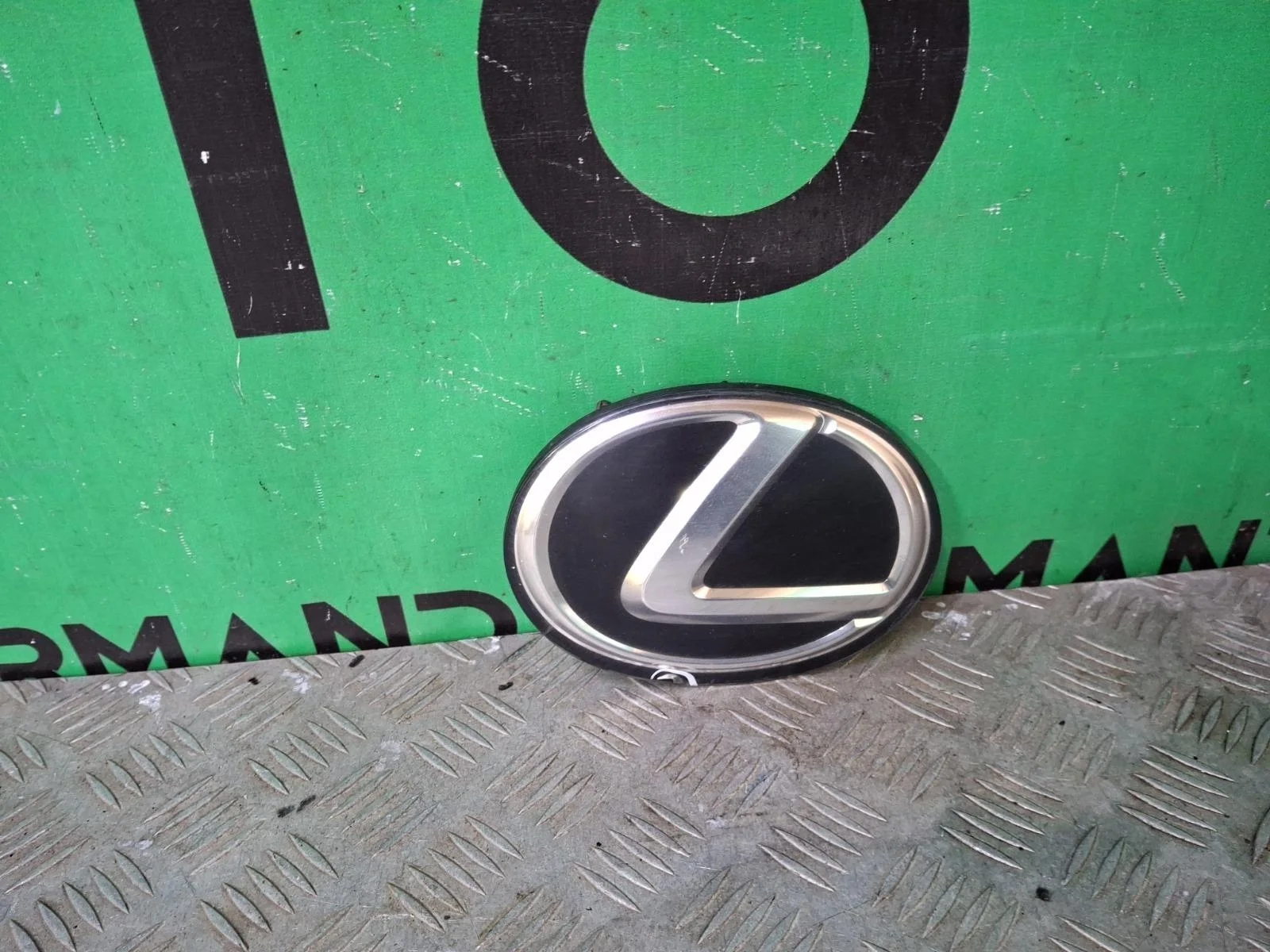 Эмблема Lexus LS 2006-2017 9097502117 4, передняя