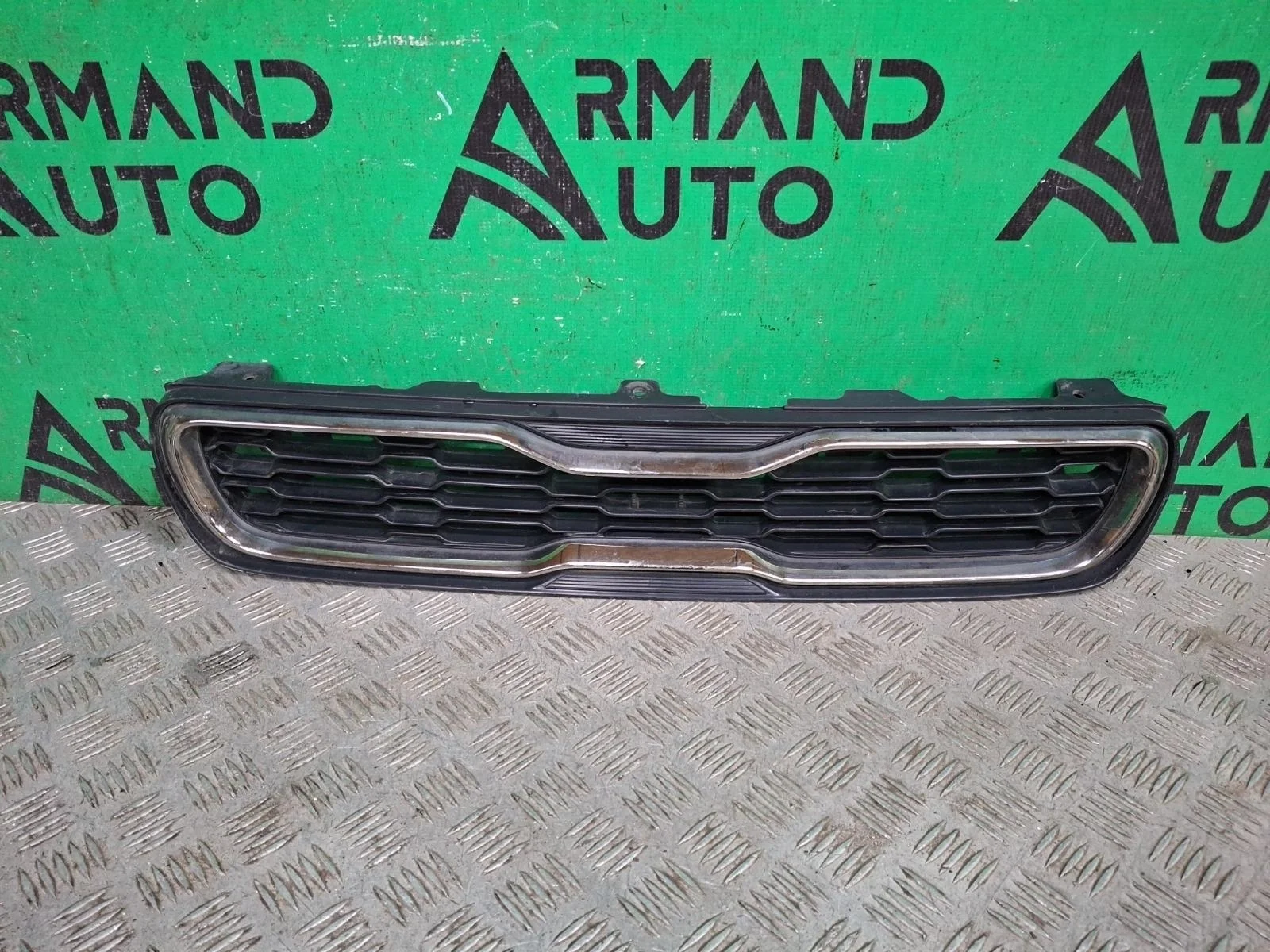Решетка радиатора Kia Soul 2011-2014 863502K500 1 AM