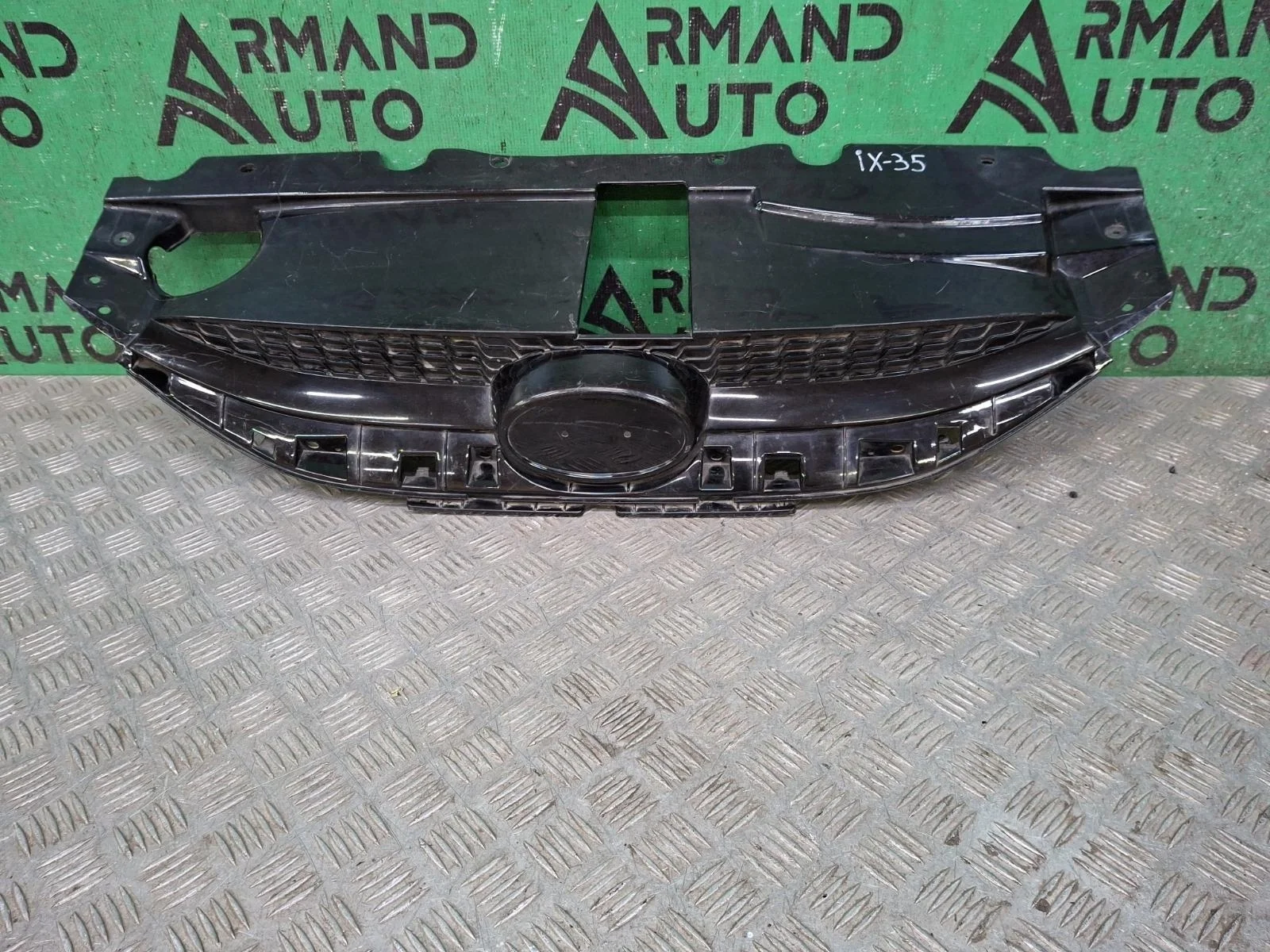 Решетка радиатора Hyundai IX35 2010-2015 863512Y000 1