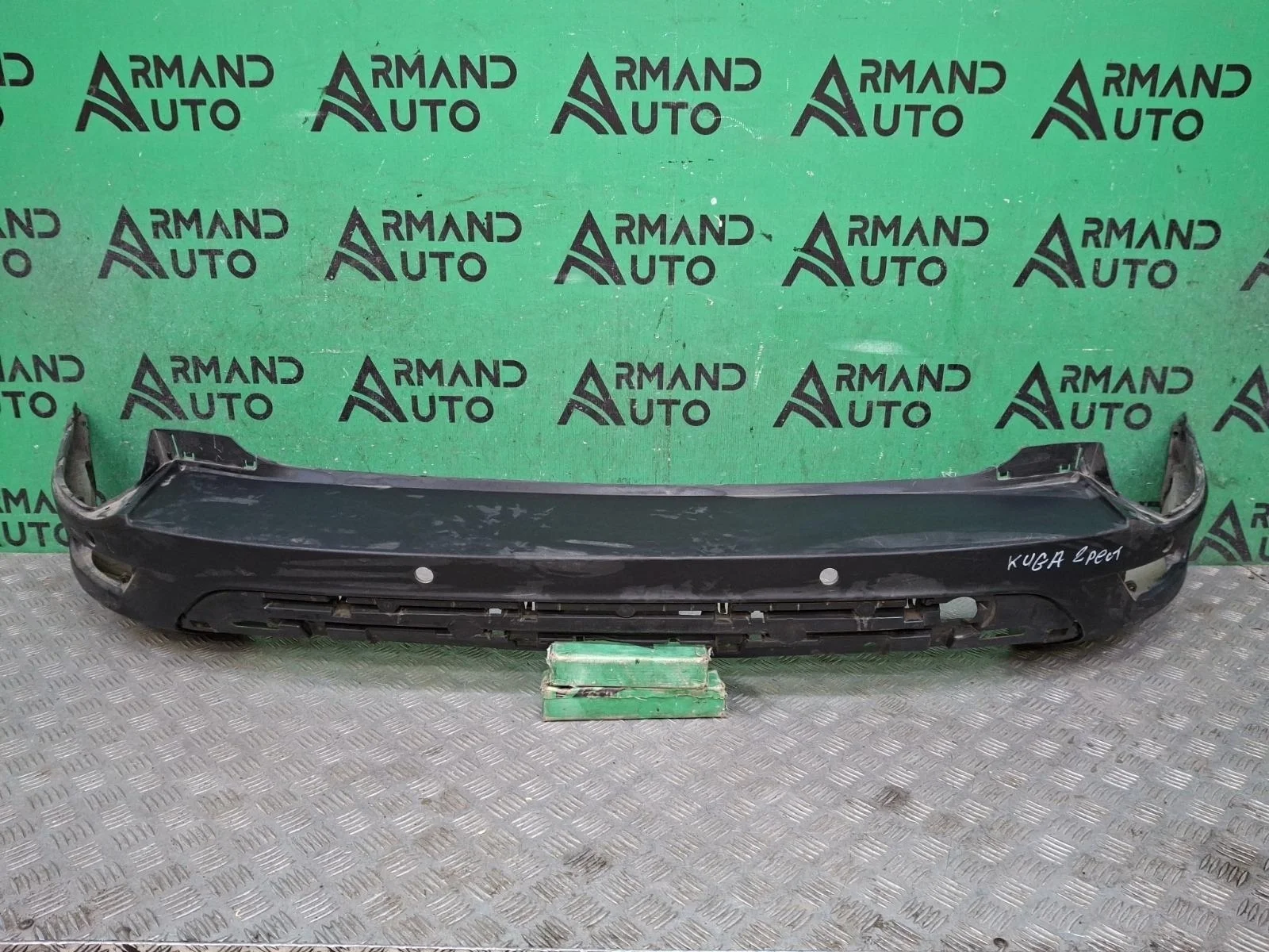 Бампер Ford Kuga 2012-2019 2106423 2 CBS, задний