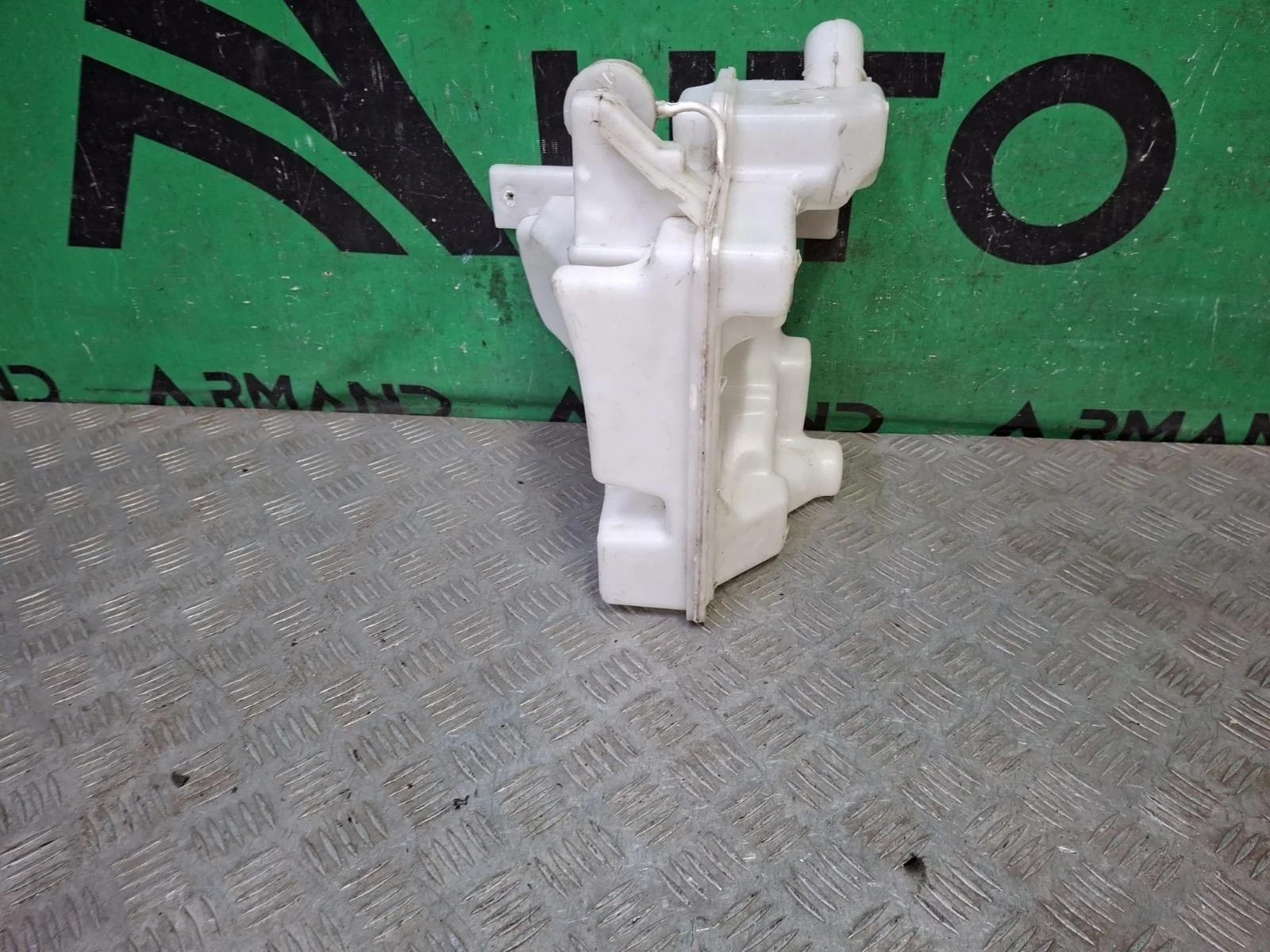 Бачок стеклоомывателя Skoda Rapid 2014-2020 6RU955453A 1