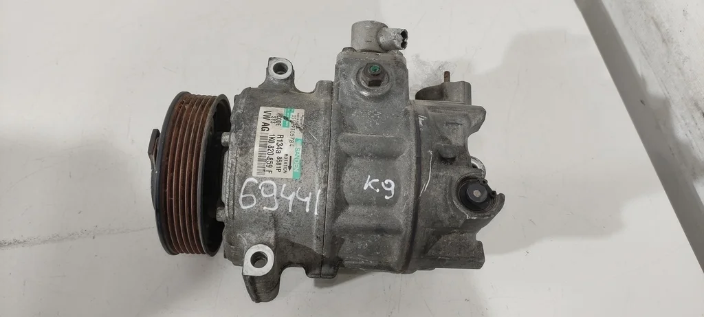 Компрессор кондиционера 1K0820859F  2.0 TDI Volks