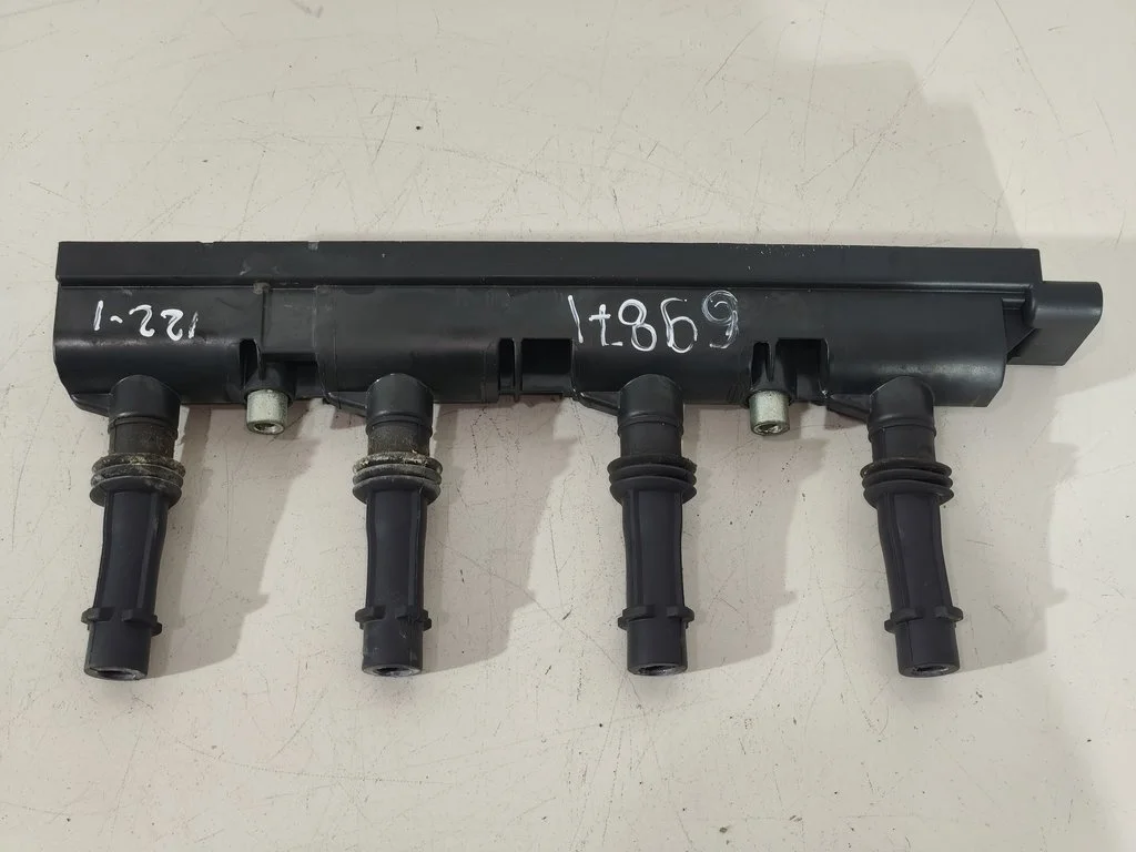 Катушка зажигания 55579072  1.4 Турбо бензин Chev