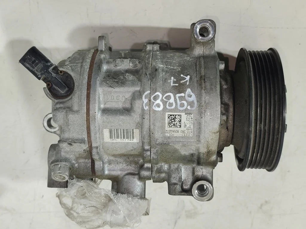 Компрессор кондиционера 8T0260805E  2.0 Бензин Au