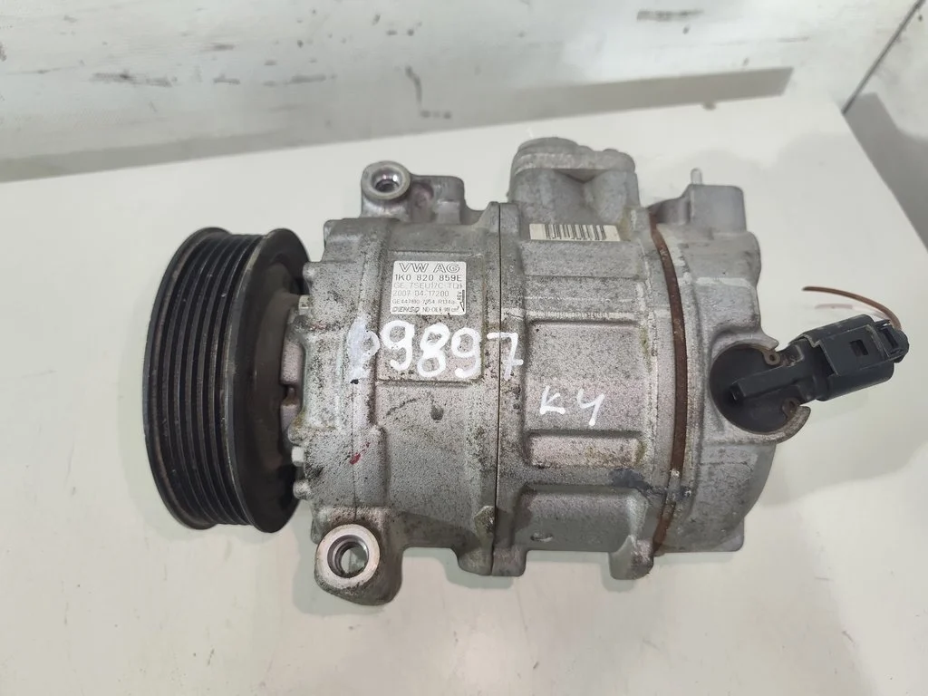 Компрессор кондиционера 1K0820859E  2.0 TDI Volks