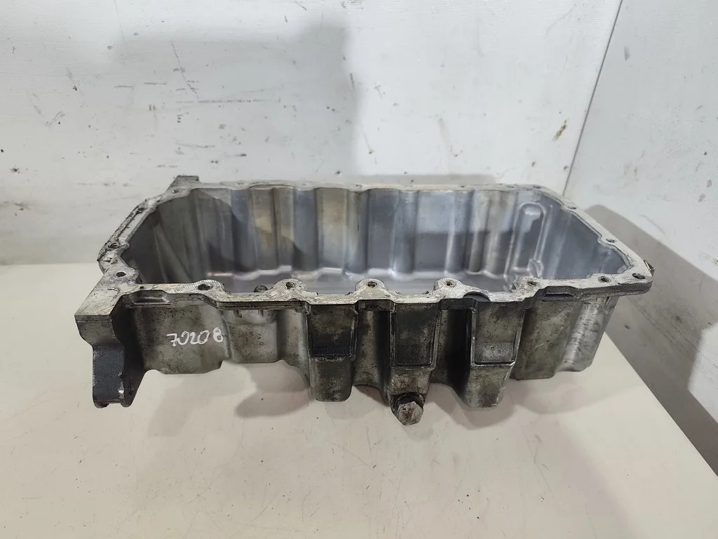 Поддон масляный двигателя 03G103603AF  2.0 TDI Vo