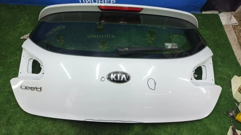 Дверь багажника со стеклом Kia Ceed JD 2012