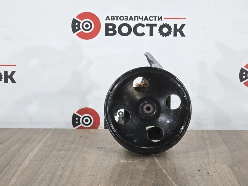 Насос гур MITSUBISHI GALANT 2008 MN101061 DJ1A 4G69