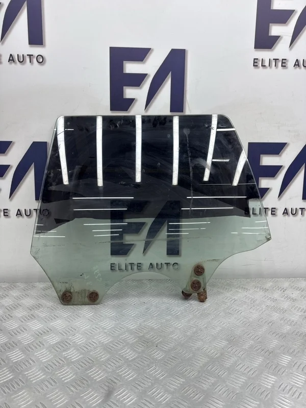 Стекло двери Subaru Forester 2005 62011SA010 2.0, заднее левое