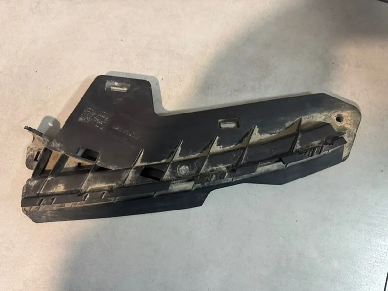 Крепление фары Volvo V70 30796387