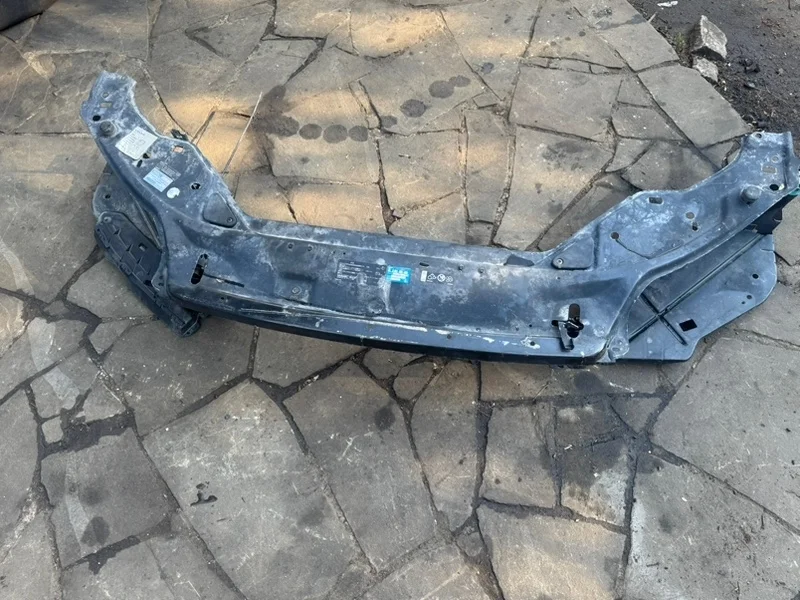 Панель передняя Volvo V70 31299977 B4164T
