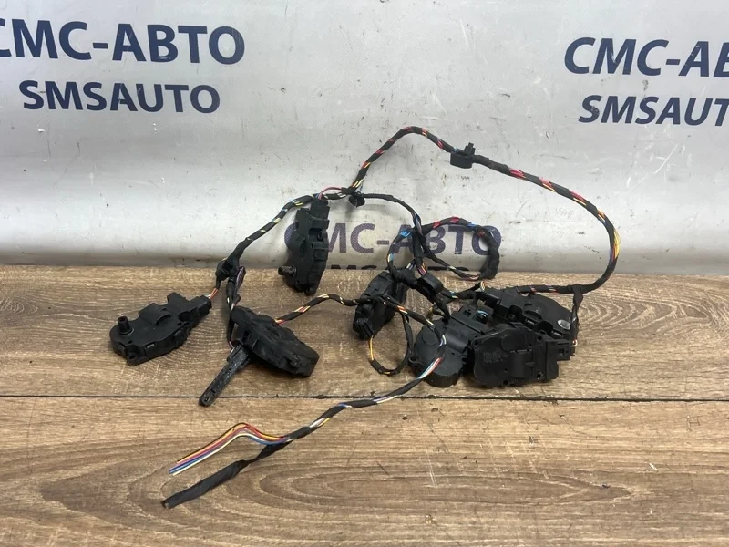 Моторчик заслонки отопителя Mercedes-Benz ML 2015 A1669060008 W166 642.826