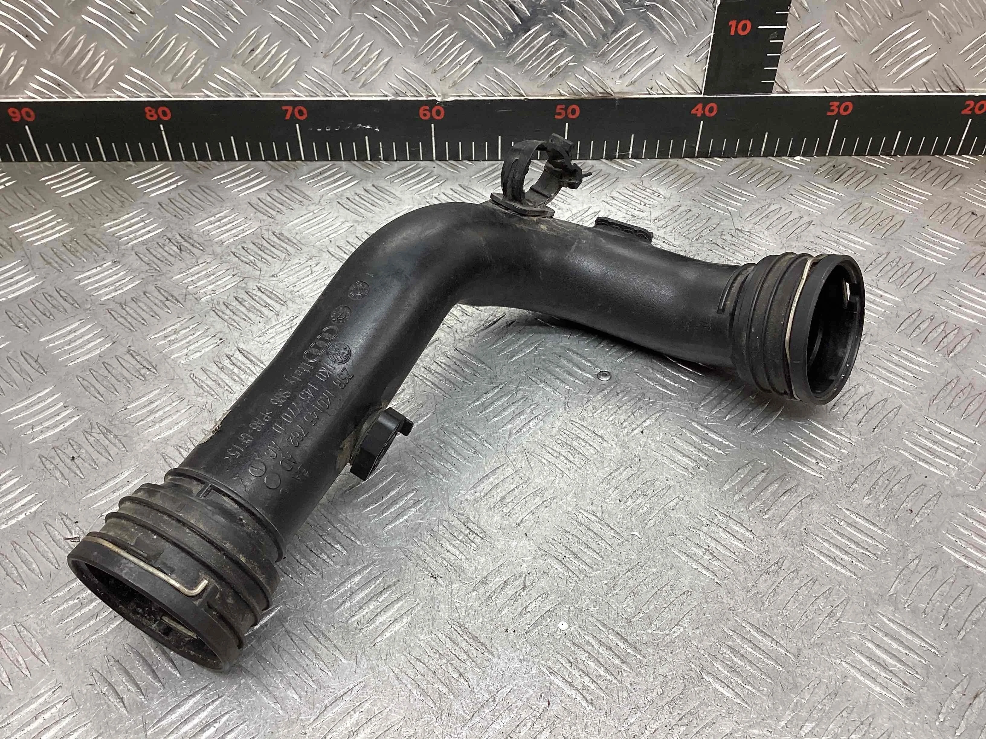 Патрубок интеркулера Volkswagen Tiguan Tiguan I (5N) 2006-2016 2006 2,0 TDi Дизель МКПП Хэтчбек.