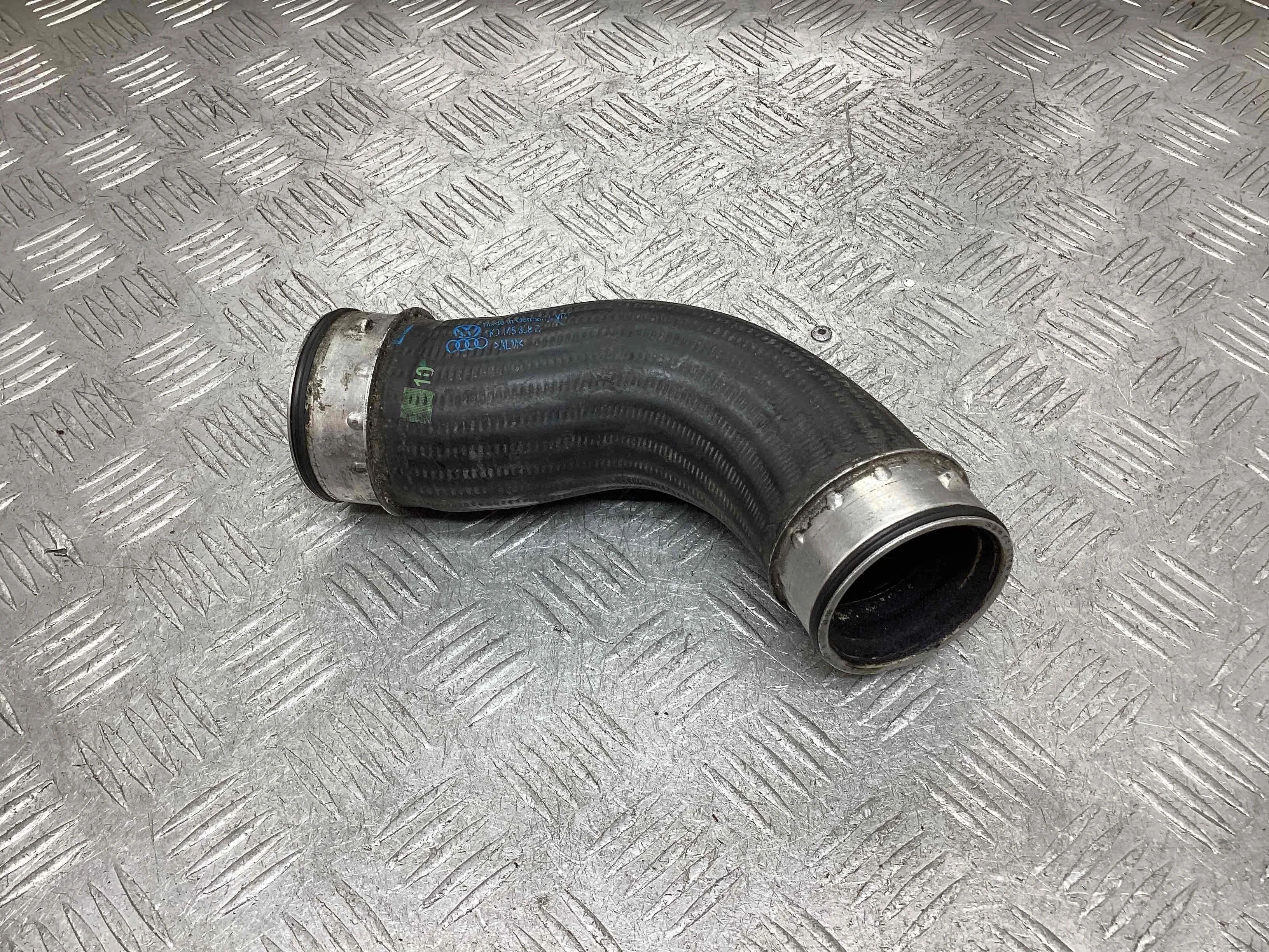 Патрубок интеркулера Volkswagen Tiguan Tiguan I (5N) 2006-2016 2006 2,0 TDi Дизель МКПП Хэтчбек.