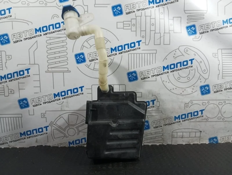 Бачок омывателя Volkswagen Golf 2012 1K0955453 5K1 CAX