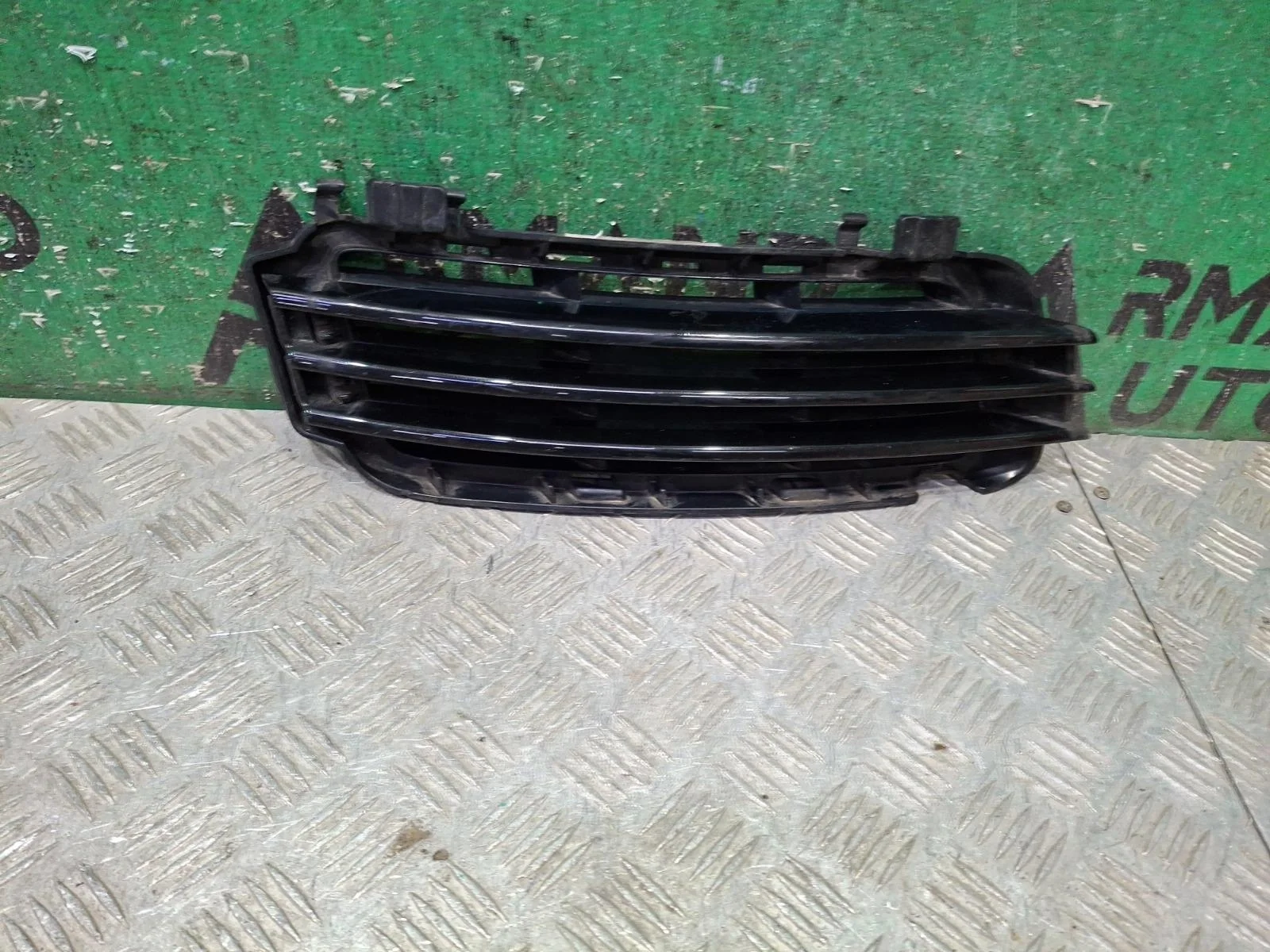 Решетка бампера Land Rover Range Rover 2012-2017 LR059602 4 L405, передняя правая