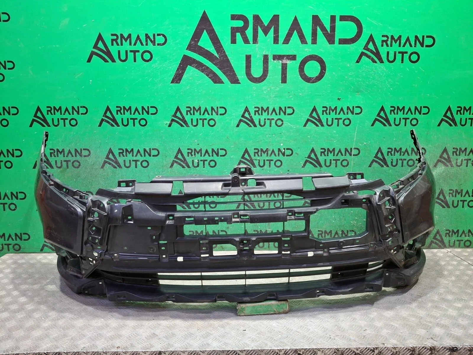 Бампер Mitsubishi Outlander 2015-2018 6400H227 3, передний