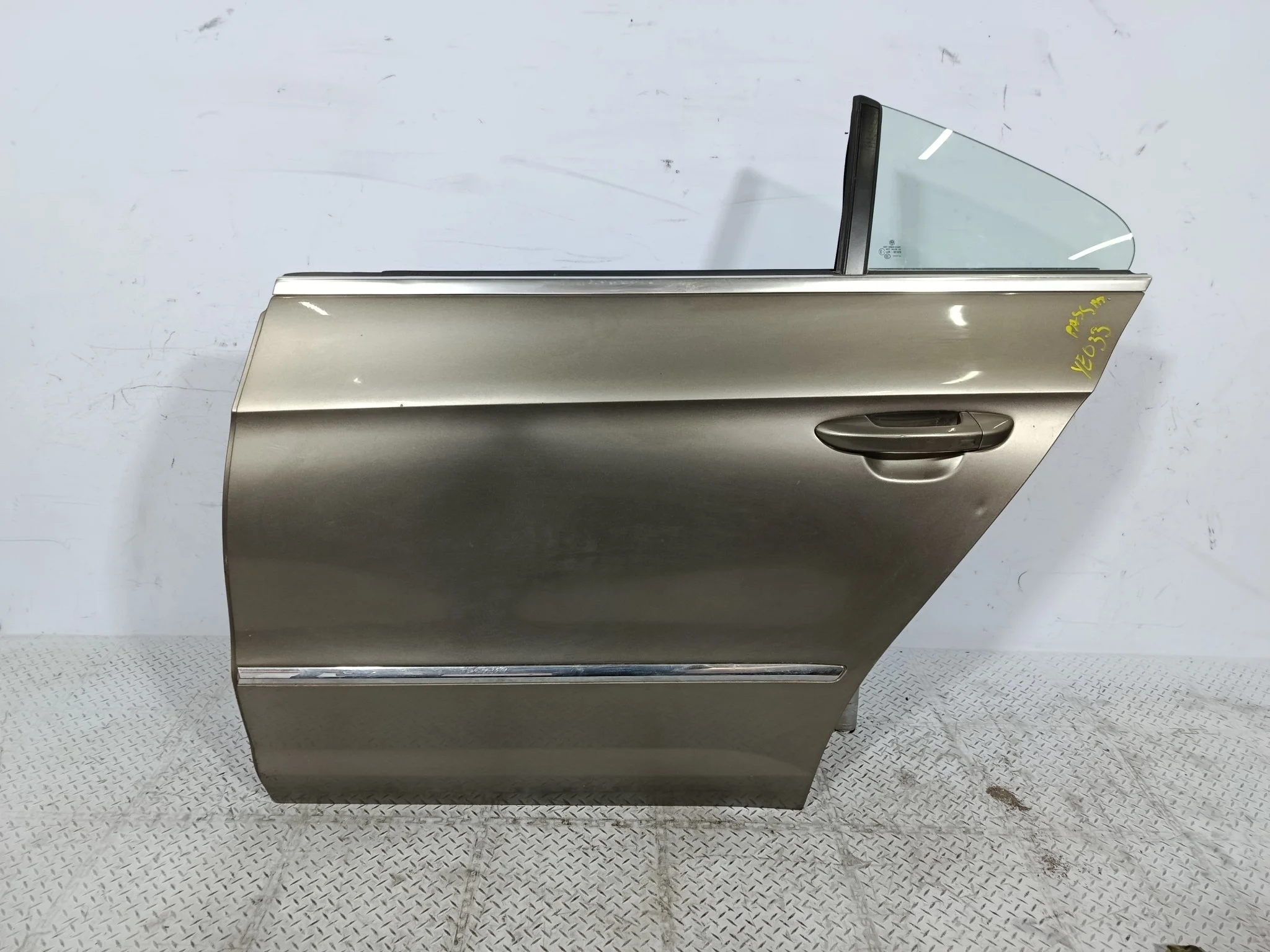 ДВЕРЬ VOLKSWAGEN PASSAT CC 3C8833055E ЗАДНЯЯ ЛЕВАЯ  серый, LC8Y YE033