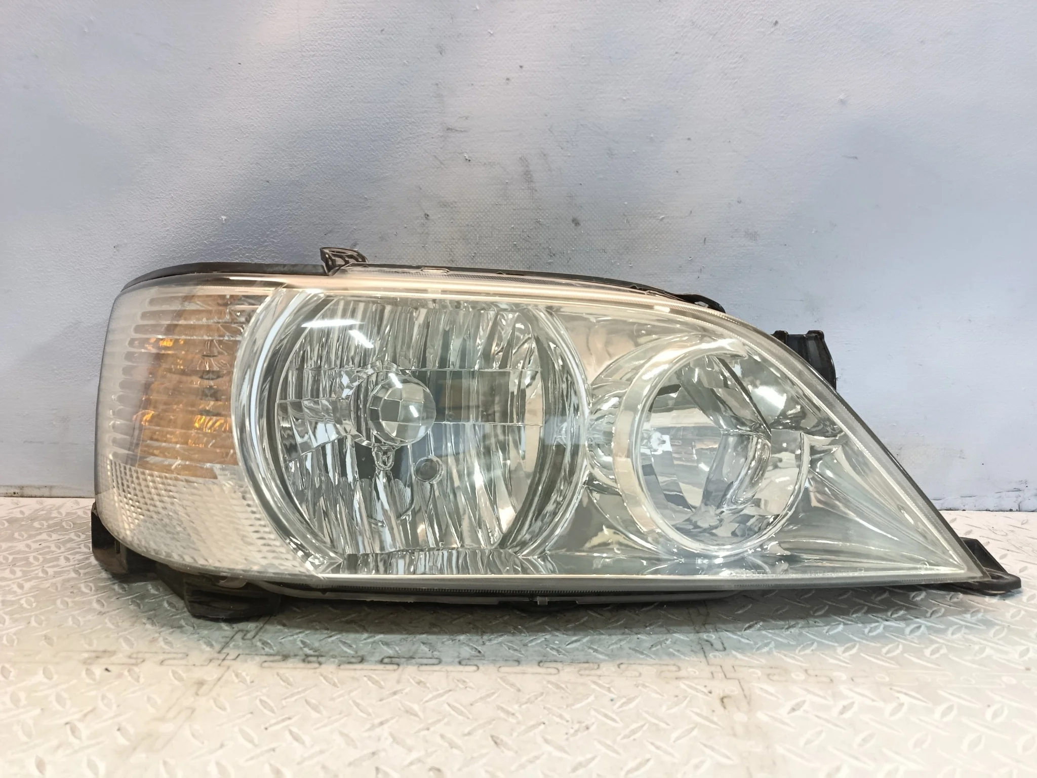 ФАРА TOYOTA ПРАВАЯ 8111032450  S4227Z