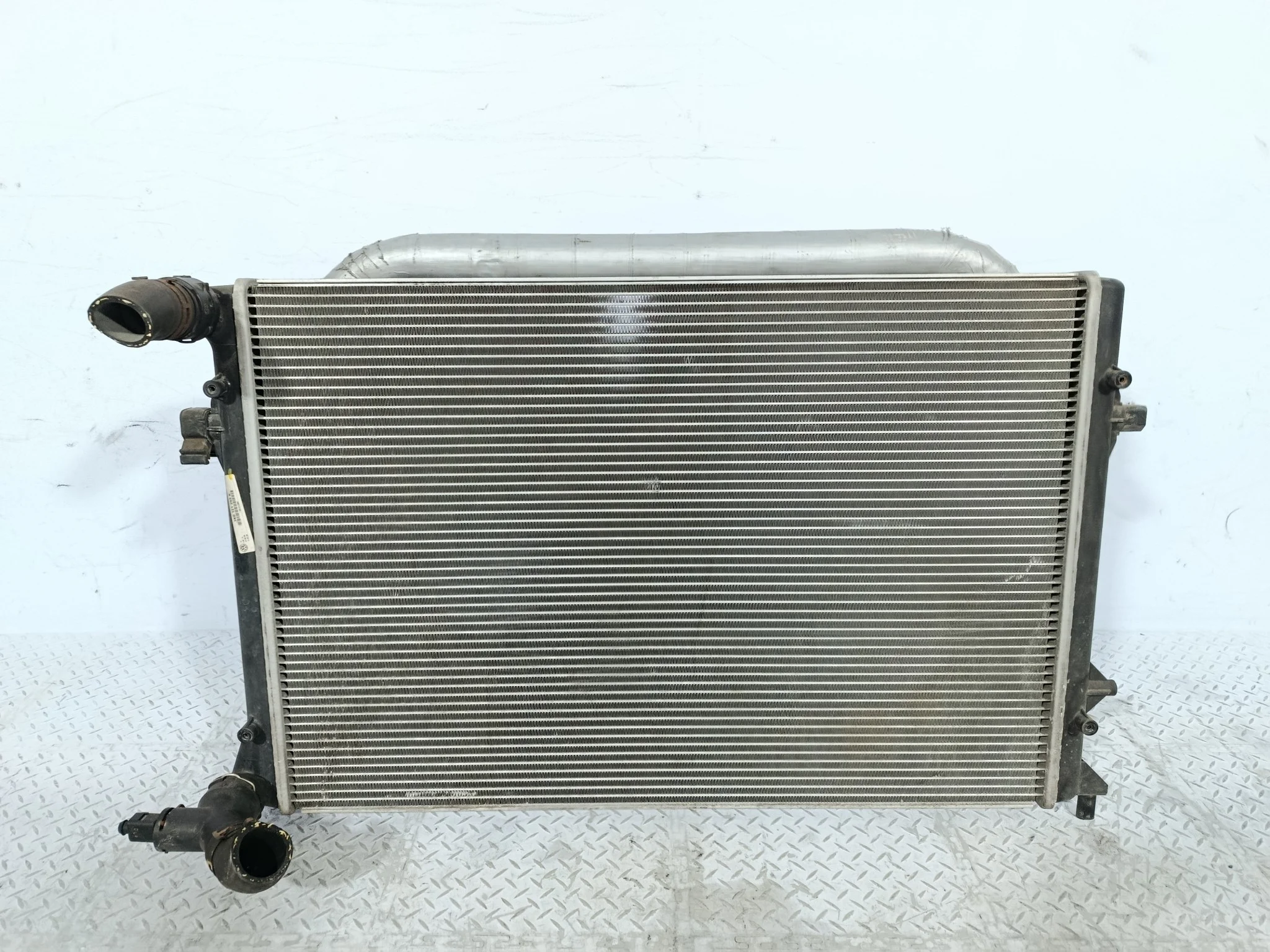 РАДИАТОР ДВИГАТЕЛЯ AUDI VOLKSWAGEN SEAT SKODA 1K0121251BR  XE282Z