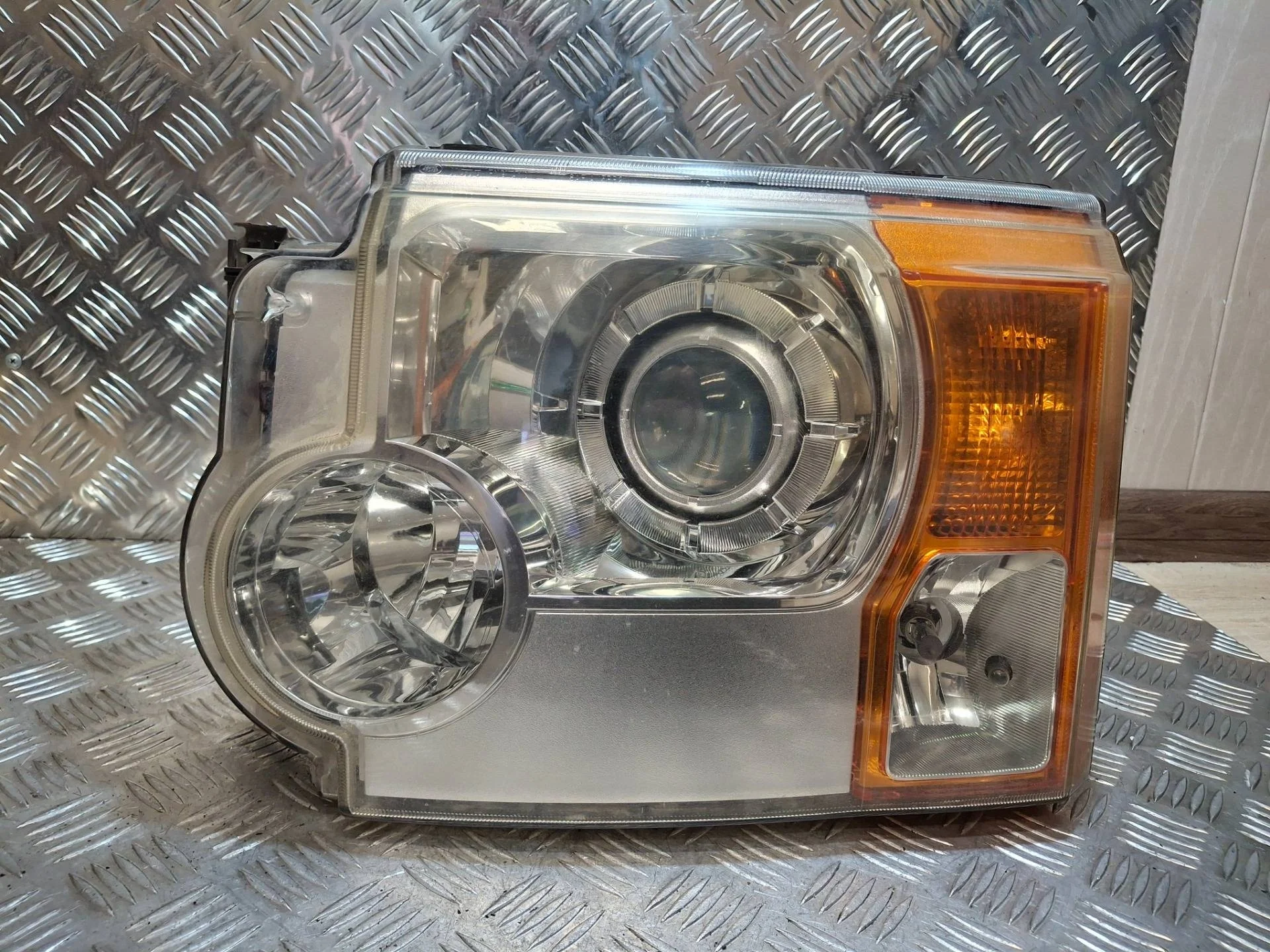 фара левая Land Rover Discovery 3