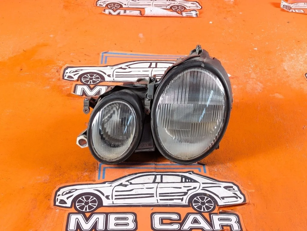 Фара левая Mercedes-Benz