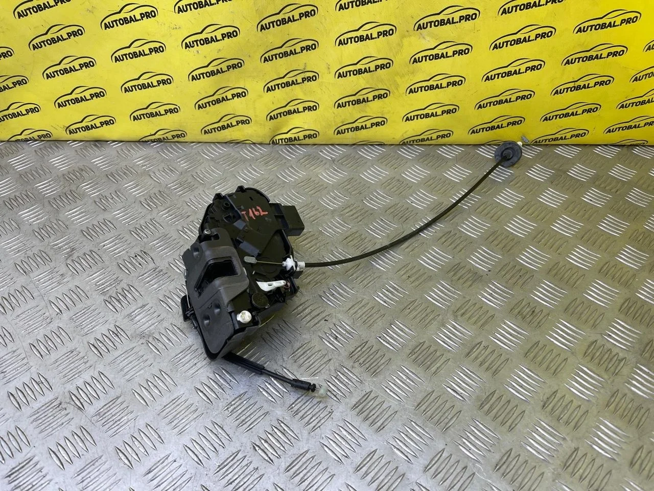 Замок двери задней правой Land Rover Freelander II (2006-2014) 2011 LR011302 2.2 D 224DT