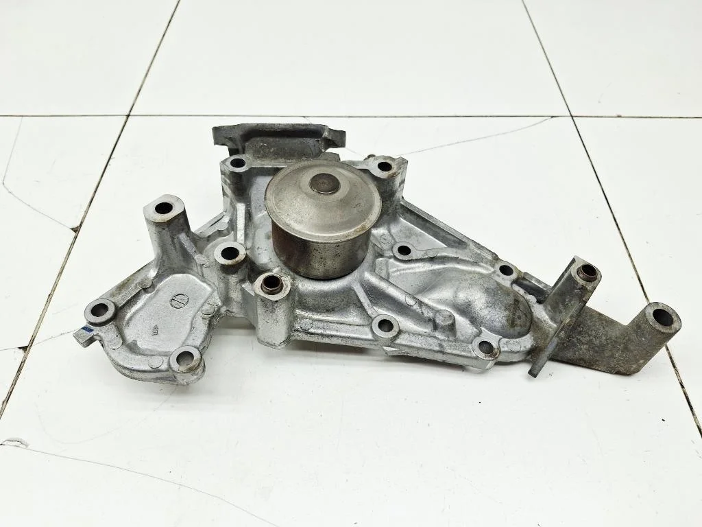 Помпа Toyota Land Cruiser J100