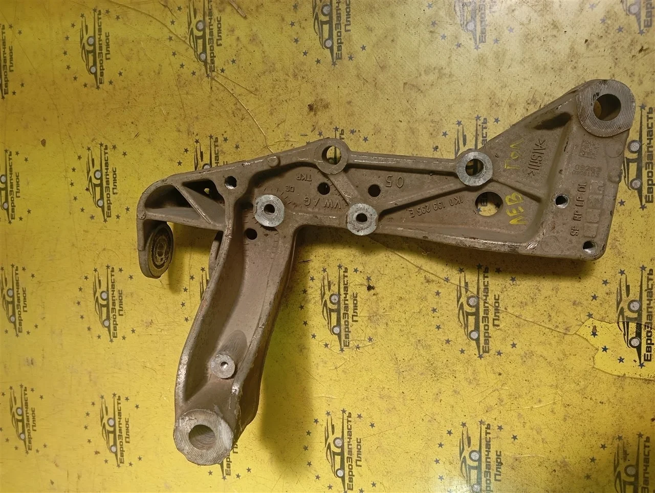 Кронштейн передней балки Volkswagen Golf 1K0199295F 6