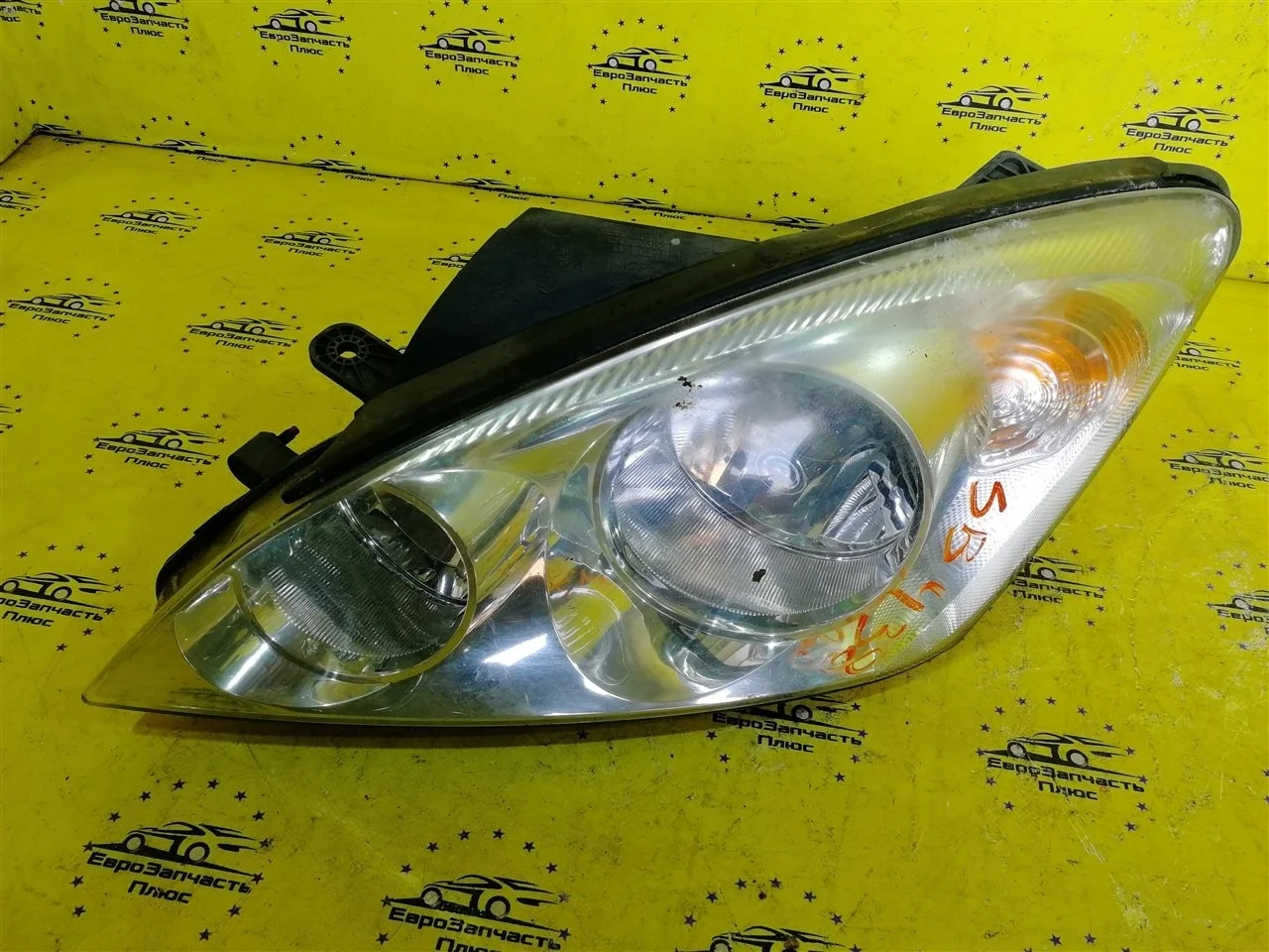 Фара Kia Ceed 1 921011H010 ED, передняя левая