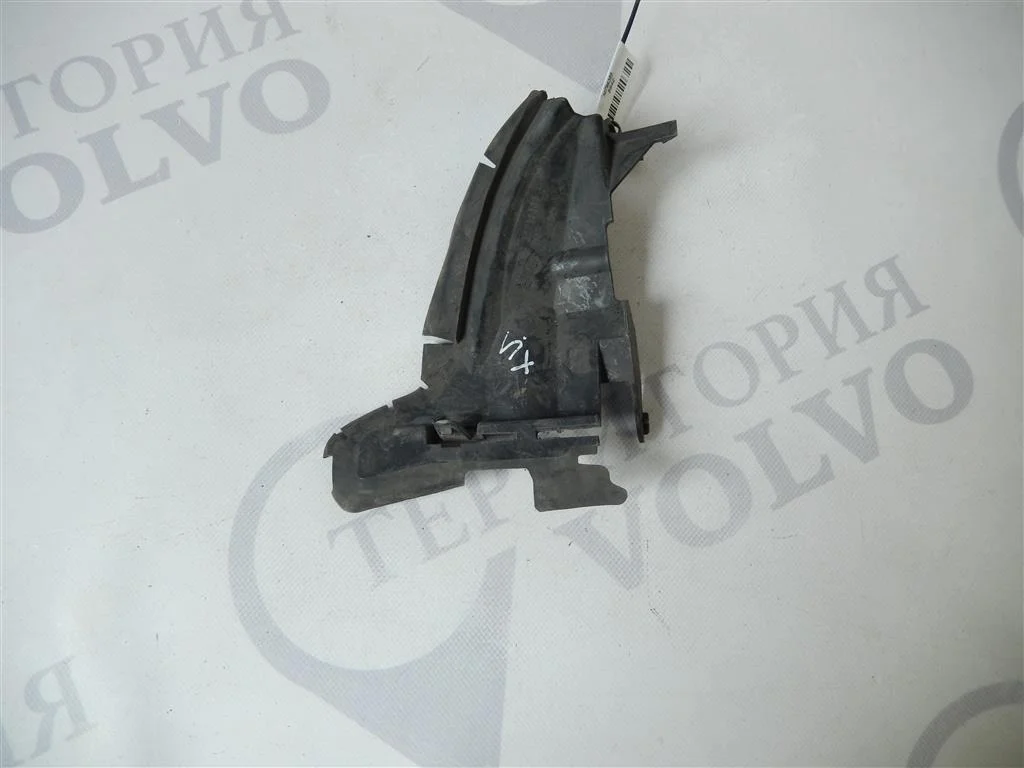 Воздуховод передний левый