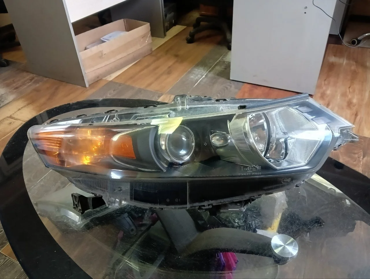 Фара ксенон Honda Accord 8 2008-2010 33101TL0G13, правая