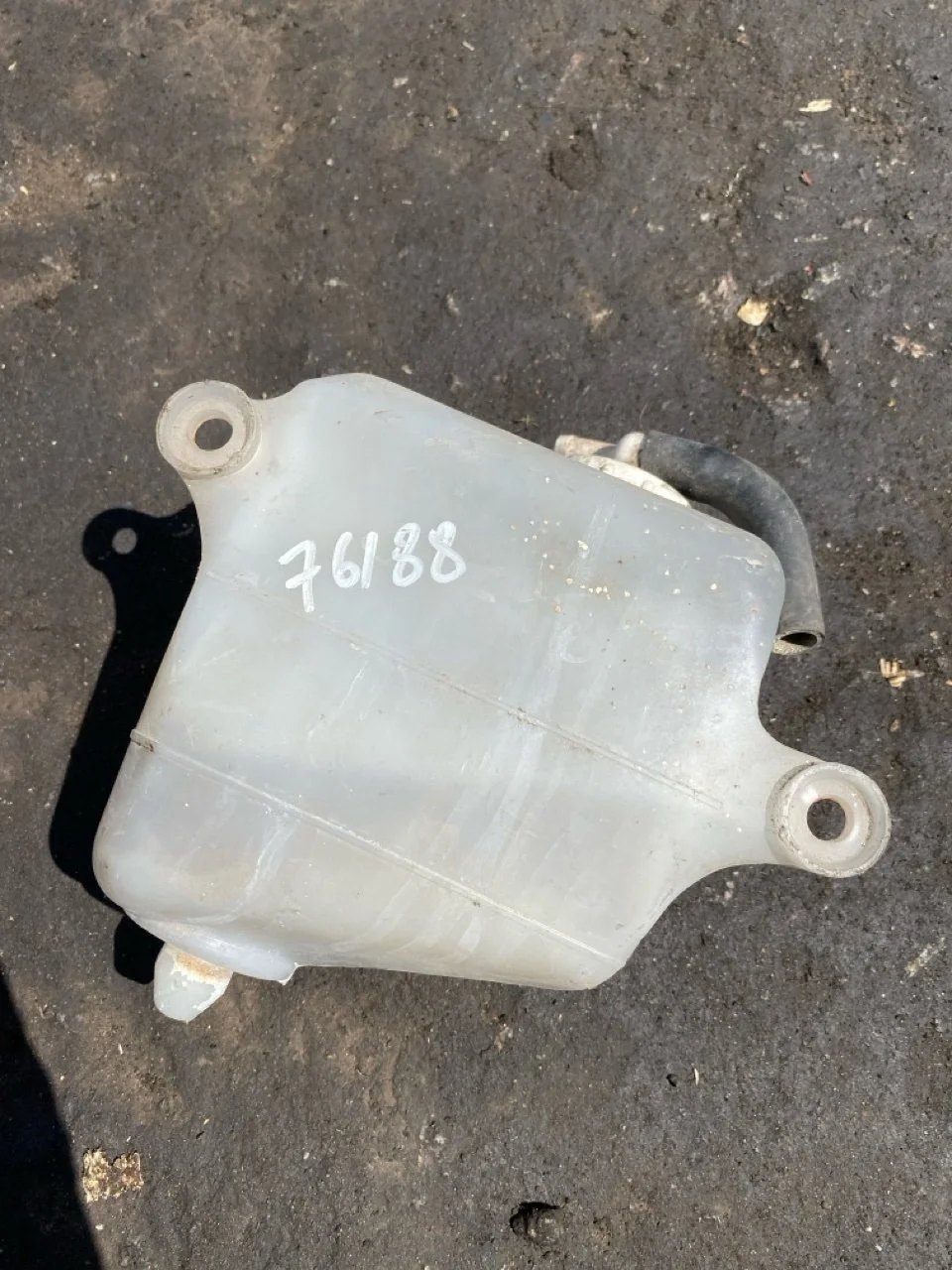 Бачок расширительный Mitsubishi L200 (1996-2006) 2004 MR127441 2.5 D 4D56