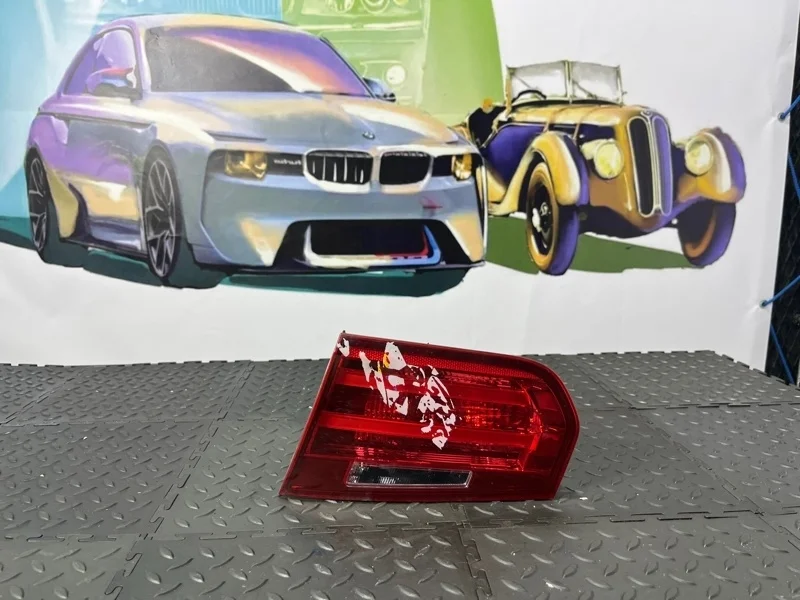 Фонарь багажника BMW 320iX F30