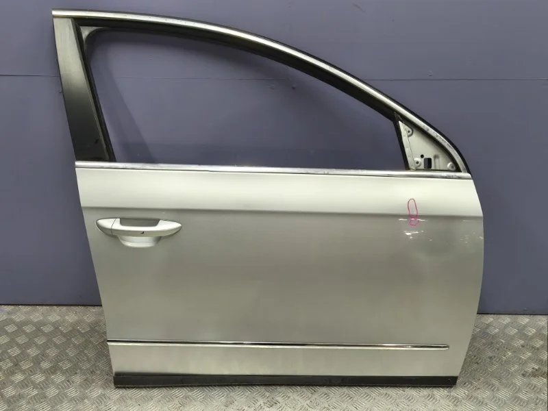Дверь передняя правая volkswagen Passat 2008 3C4831056J B6 BZB