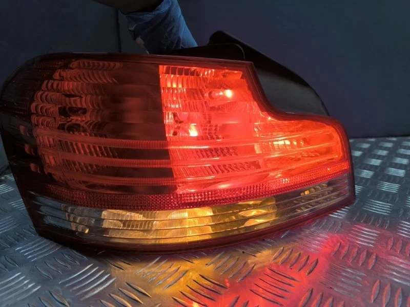 Фонарь задний левый BMW 1 2009 63217285641 E82 N54B30A