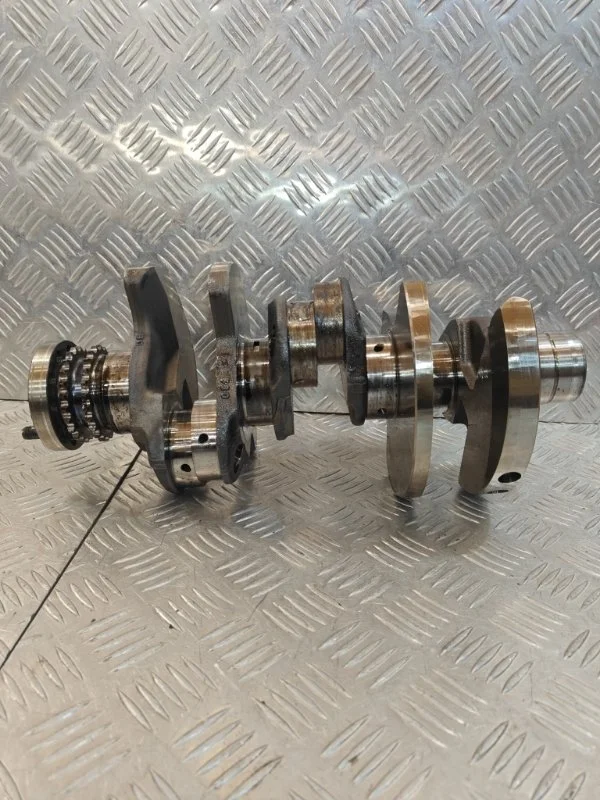 Коленвал Audi A8 059105101BH CDU