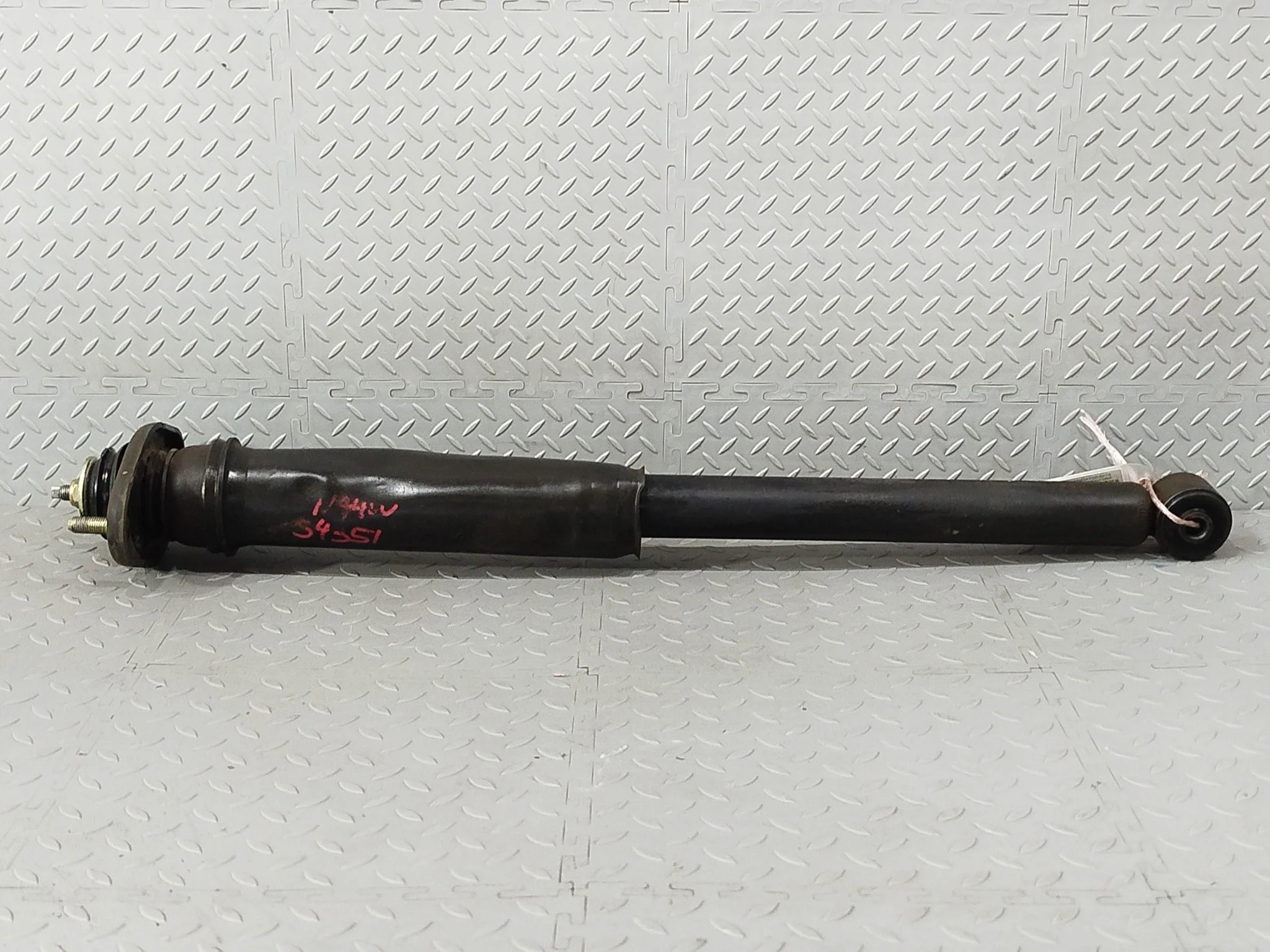 АМОРТИЗАТОР MITSUBISHI ЗАДНИЙ ПРАВЫЙ ЛЕВЫЙ MR316240