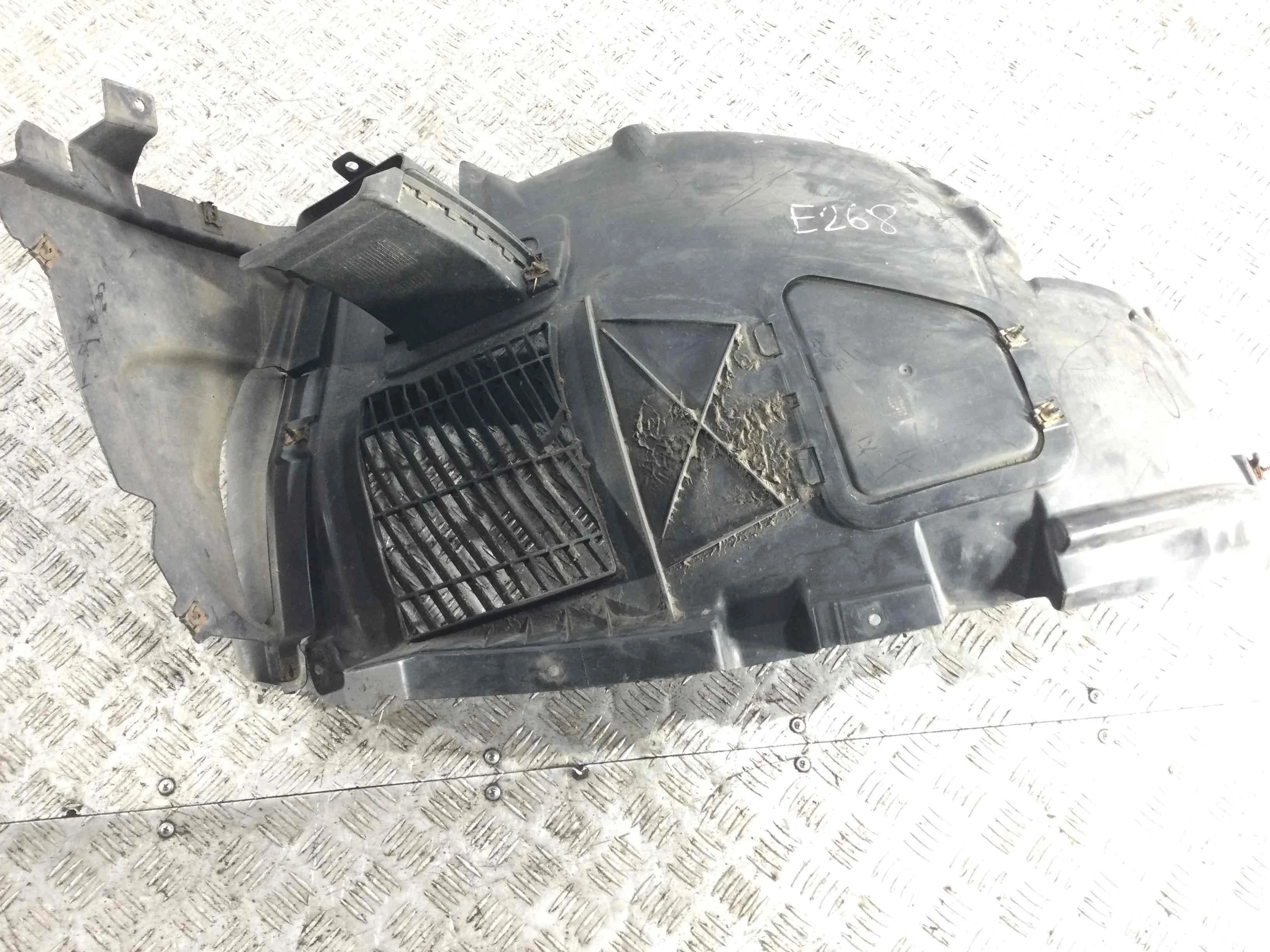Защита арок передняя правая (подкрылок) BMW 5-Series F10/F11/GT F07 (2009-2013) дизель 3.0 TD Автомат 5-дв, х/б